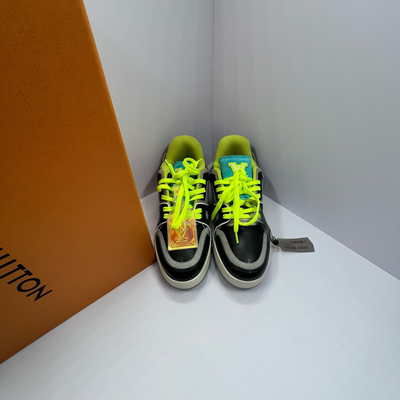 全新未使用 LouisVuitton/路易威登 Trainer 蓝黑黑水泥板鞋 40码