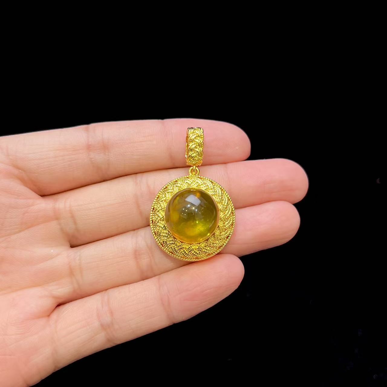 蓝珀圆珠路路通吊坠（赠X298） A43-02