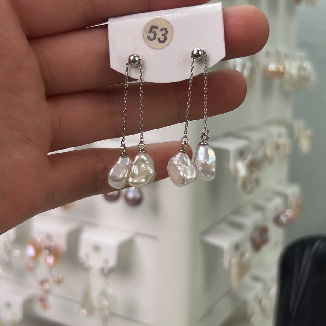 非金属巴洛克花瓣耳饰 