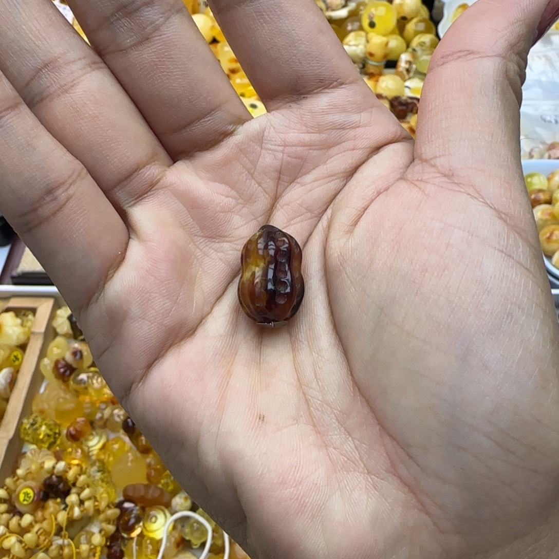 琥珀未镶嵌裸石1.58g