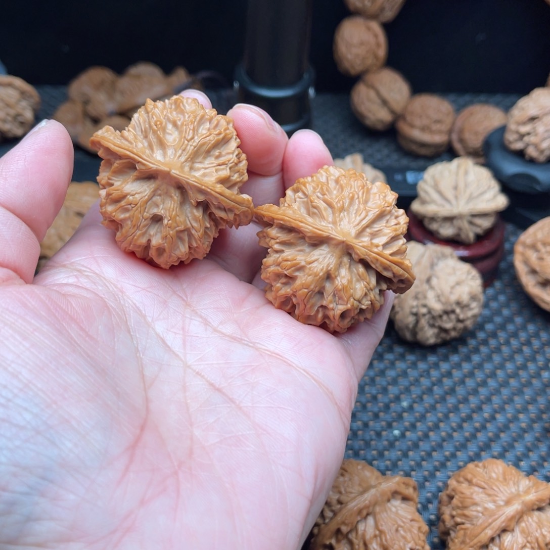 文玩核桃吊坠亿*达44尺苹果园