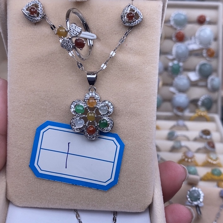 未镶嵌戒指翡翠缅甸