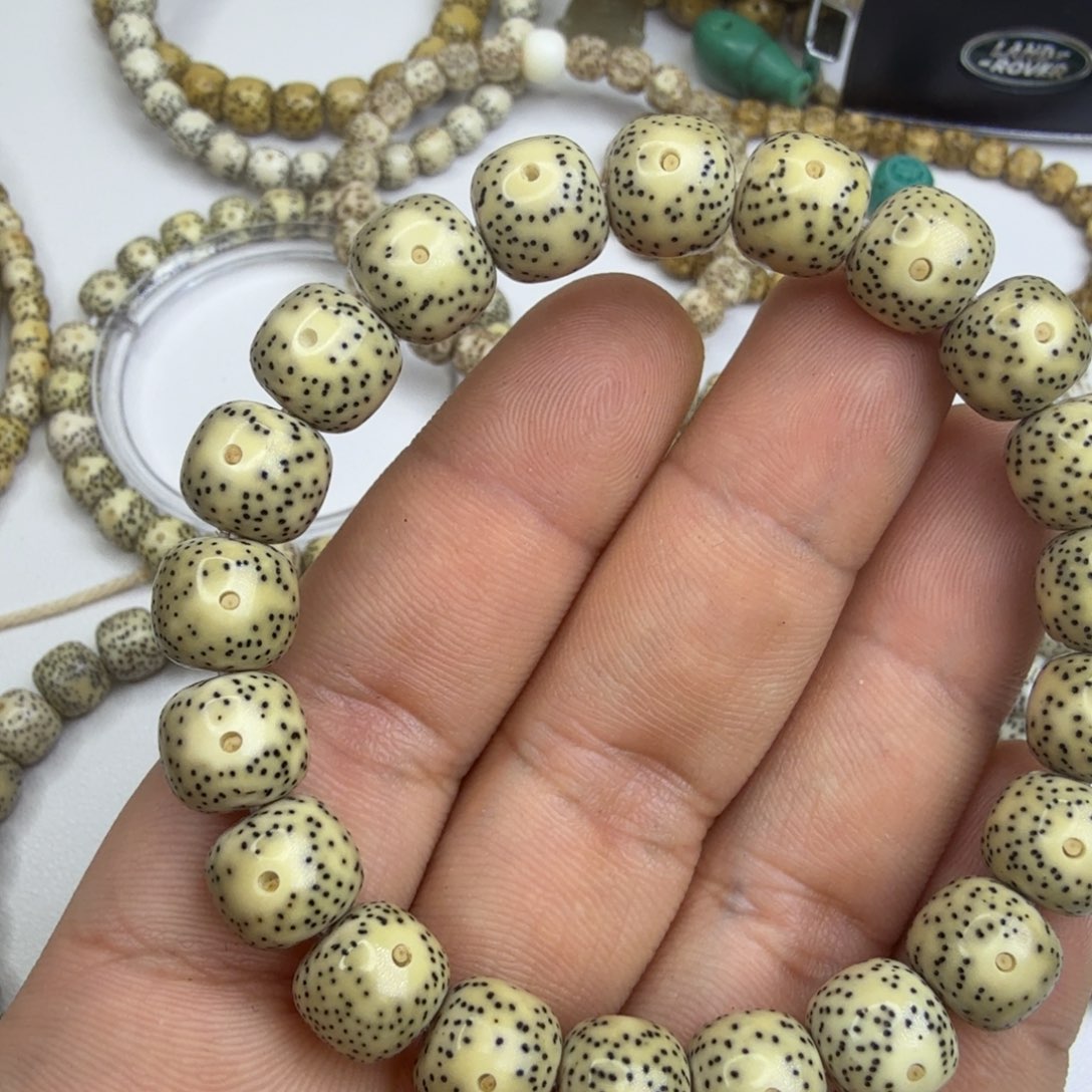 星月菩提吊坠石玉星点款