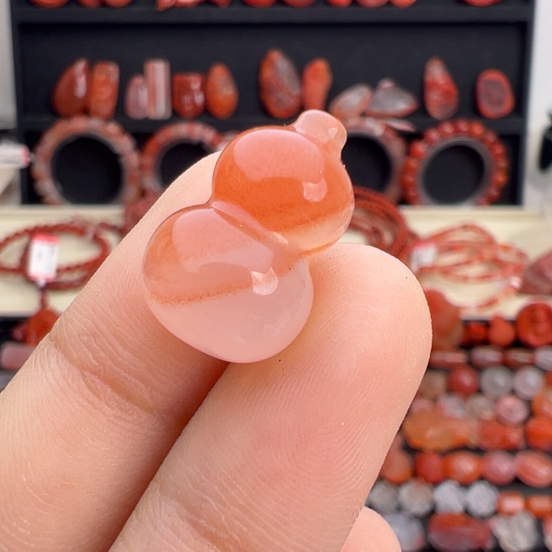 南红玛瑙未镶嵌颈饰葫芦