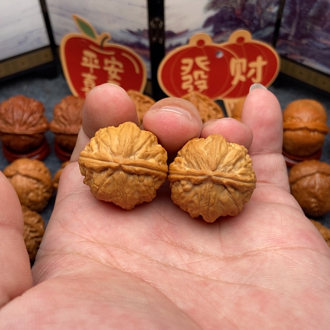 文玩核桃把件麒麟墩