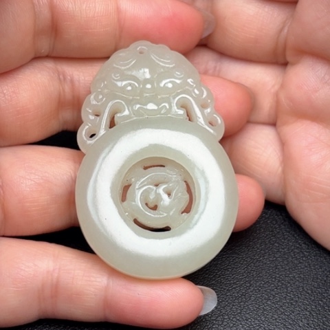 和田玉挂件未镶嵌蘑****3