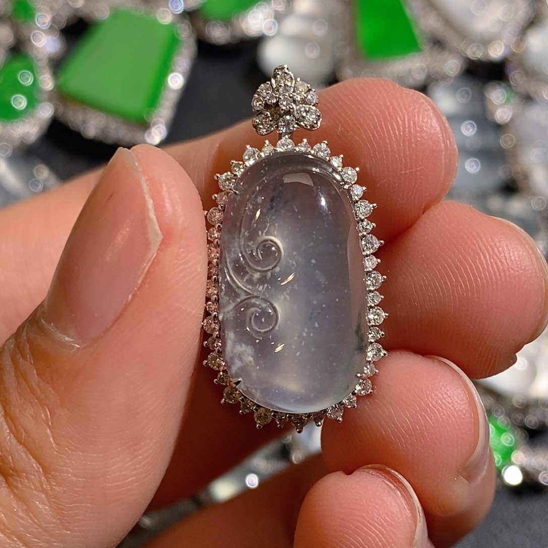 翡翠颈饰18K金镶嵌天然缅甸A货翡翠