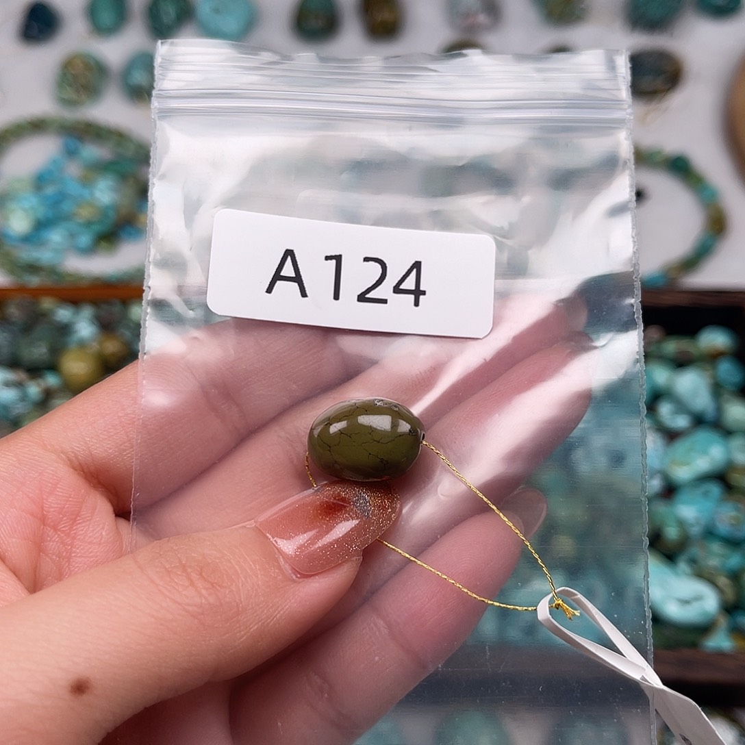 绿松石未镶嵌颈饰随型