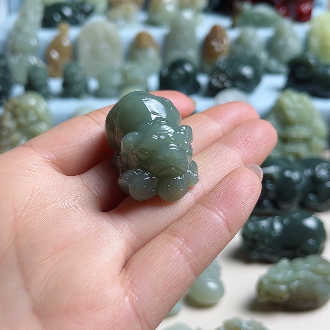 和田玉未镶嵌挂件