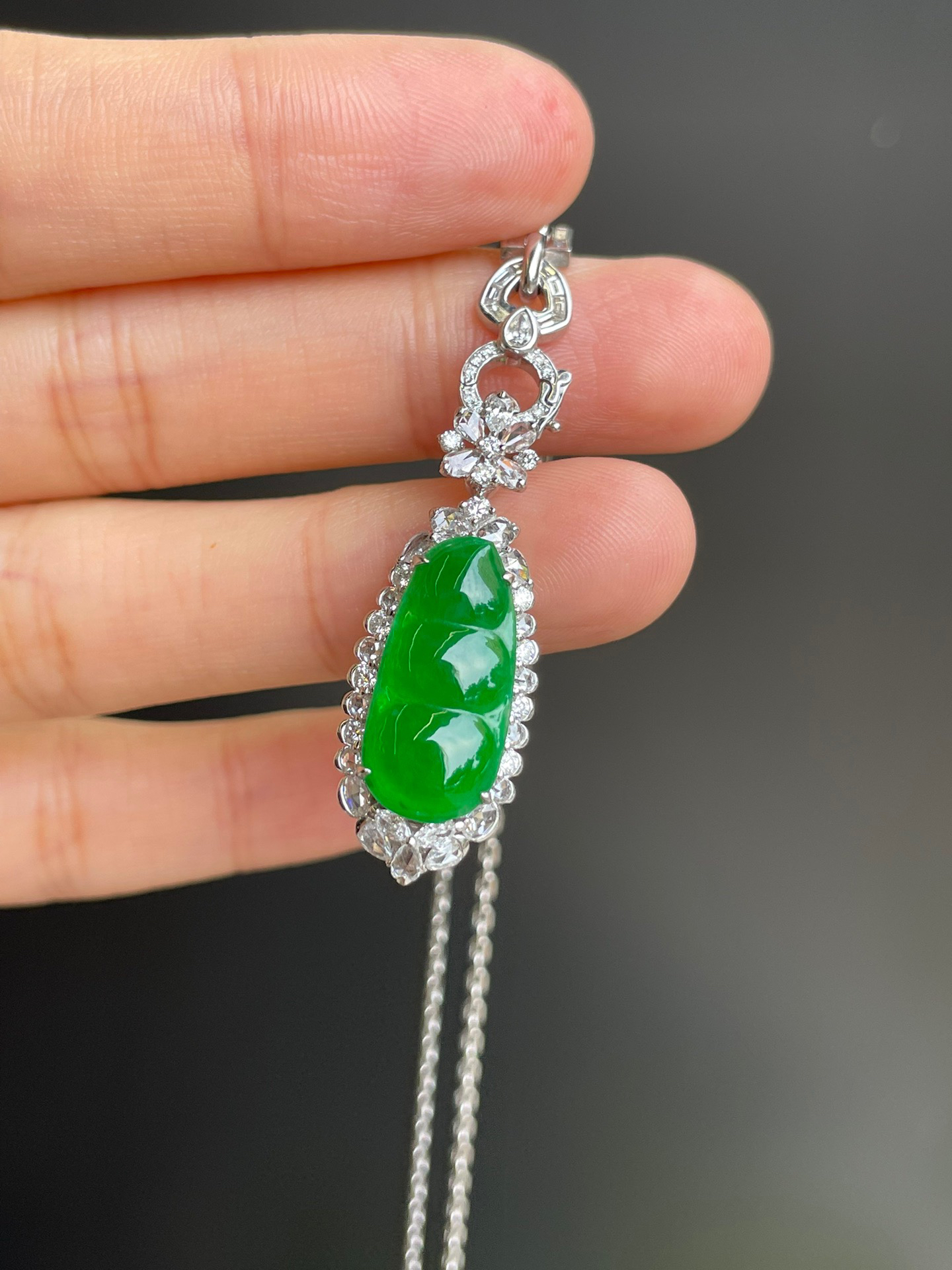 浓阳绿胖胖浓郁珠宝感福豆吊坠缅甸a货翡翠