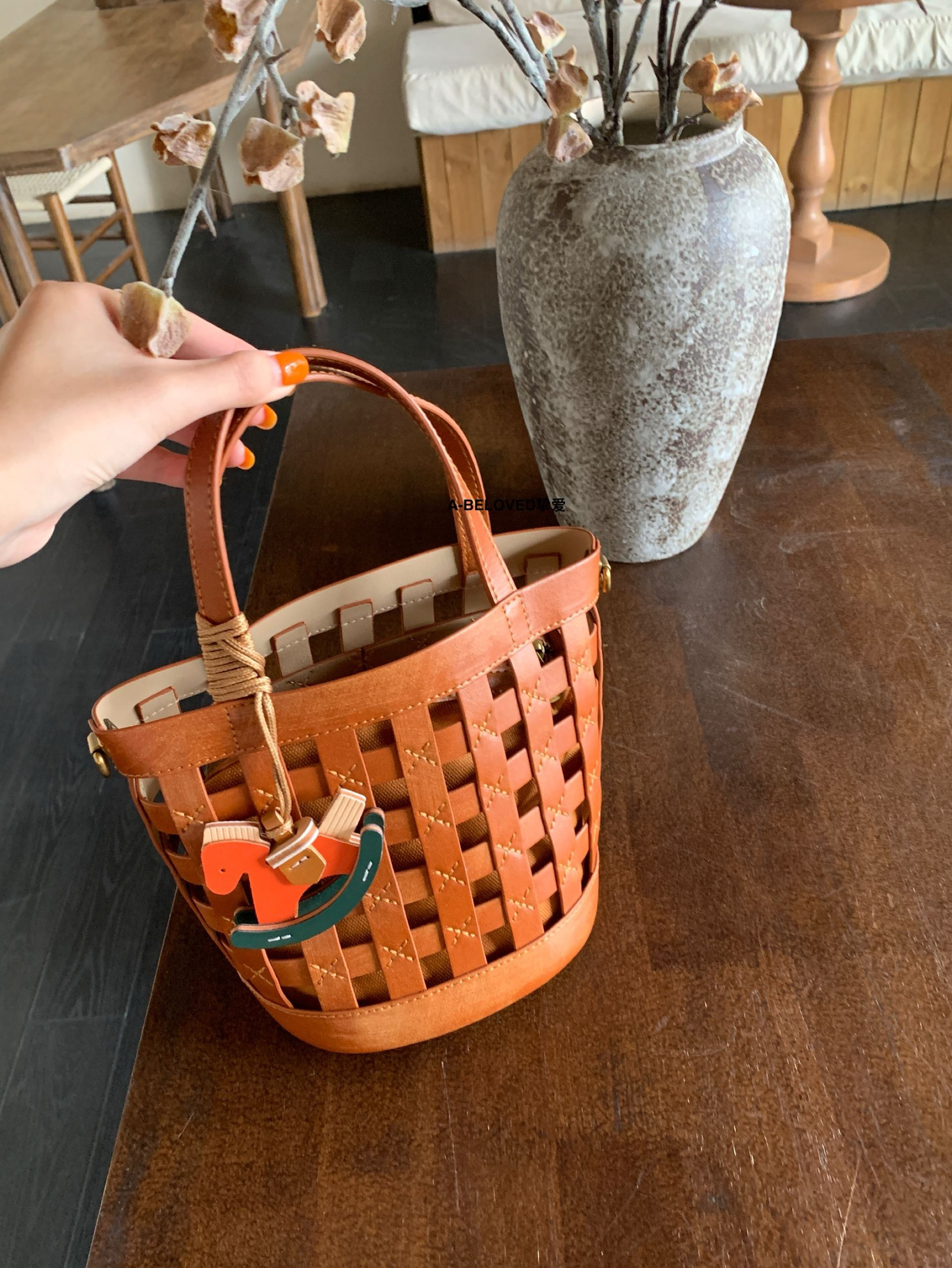 2025新款镂空编织水桶包复古小众手拎子母包休闲斜挎包25008-1