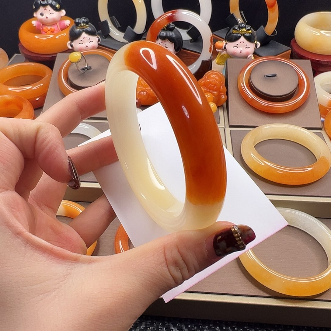 *****石英质玉（黄龙玉）未镶嵌手镯64.5