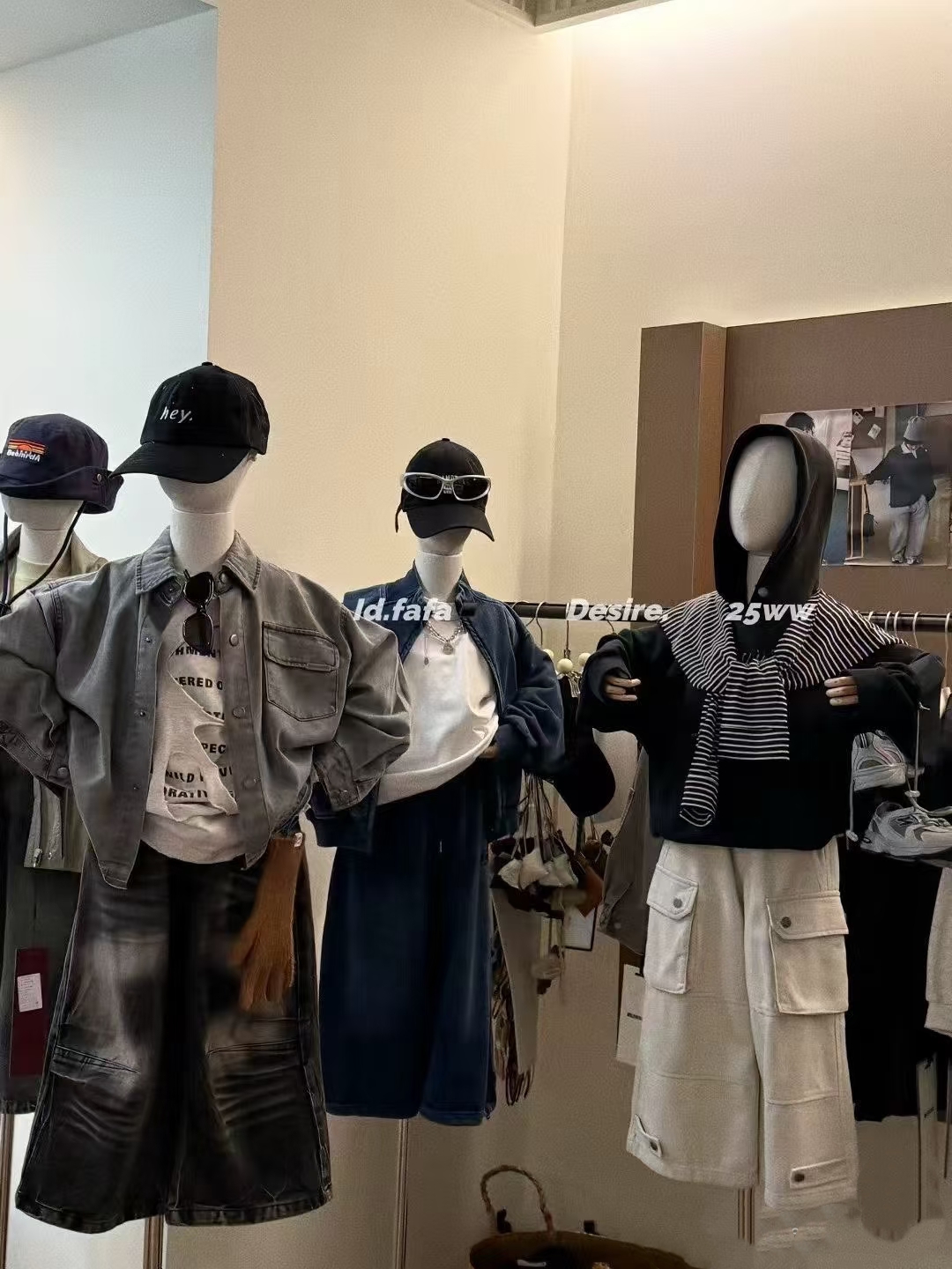 1268     男童绿色牛仔拼接外套