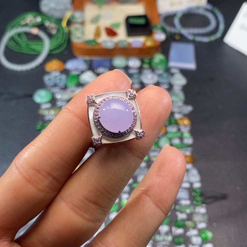 【闪购商品】翡翠挂件18K金镶嵌蛋