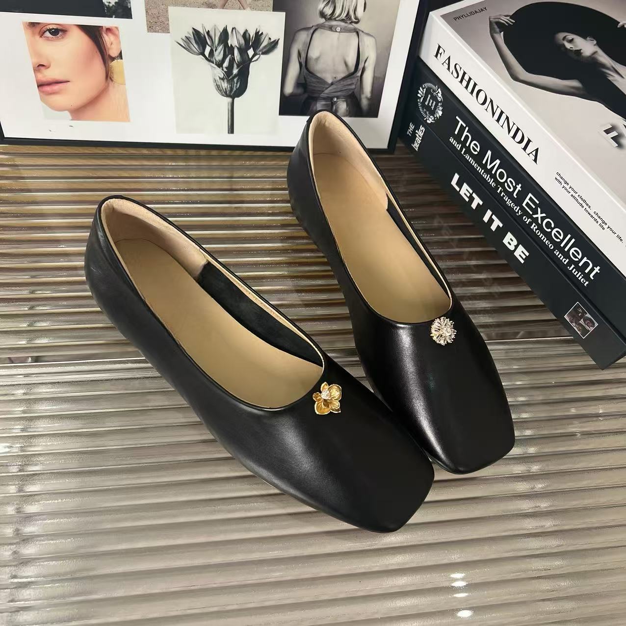 【LULU】舒适时尚休闲百搭女士黑色软底浅口小单鞋R25V1115