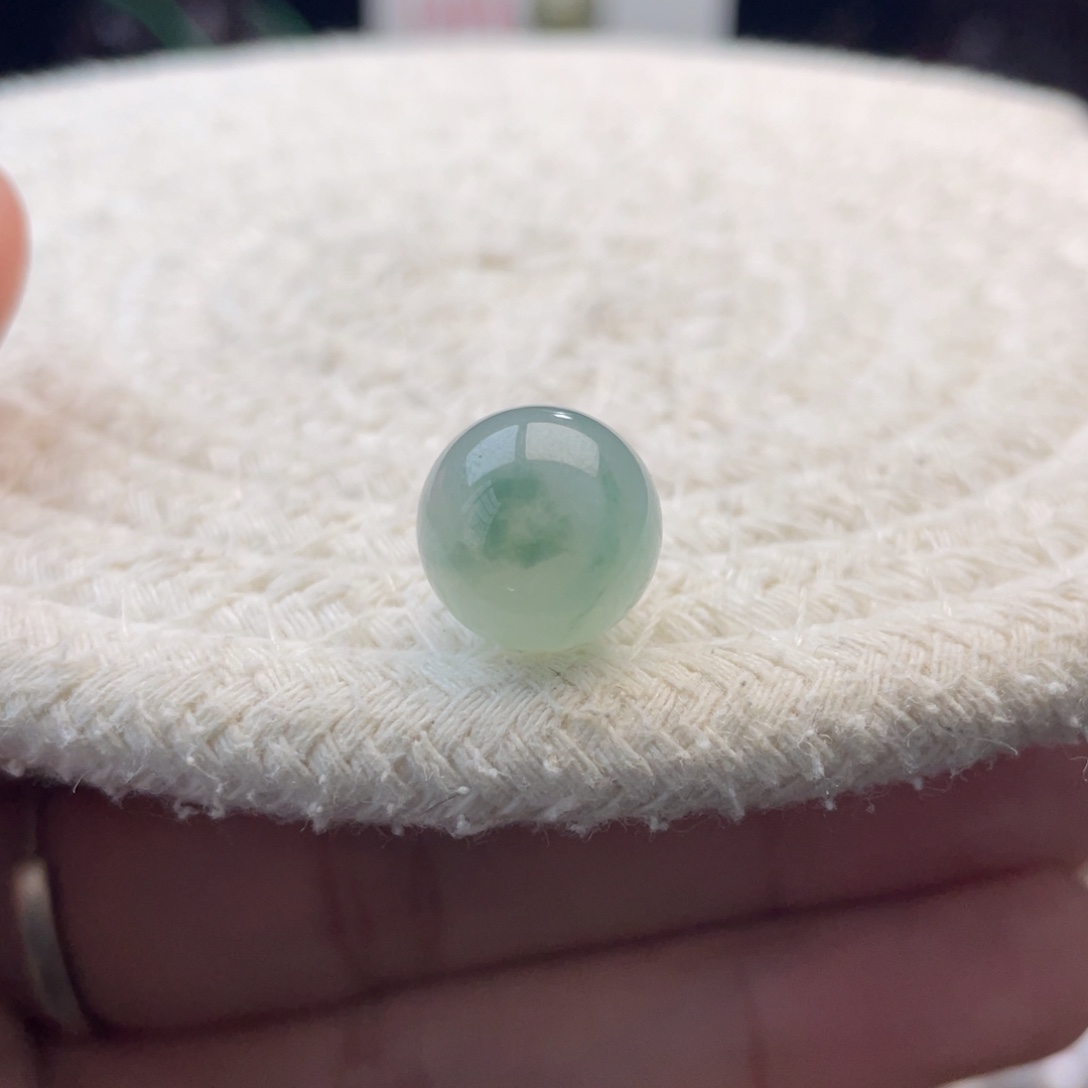 散珠翡翠特色飘花胶润圆珠卡12.2mm