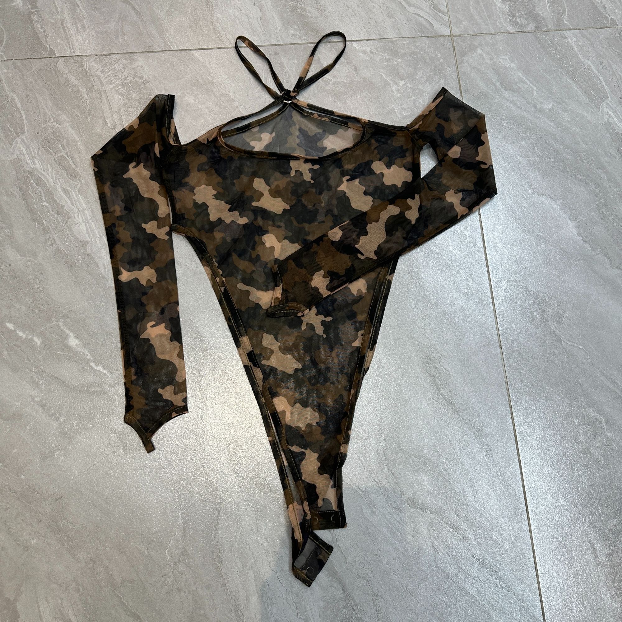 性感辣妹挂脖透视迷彩定位衣78003