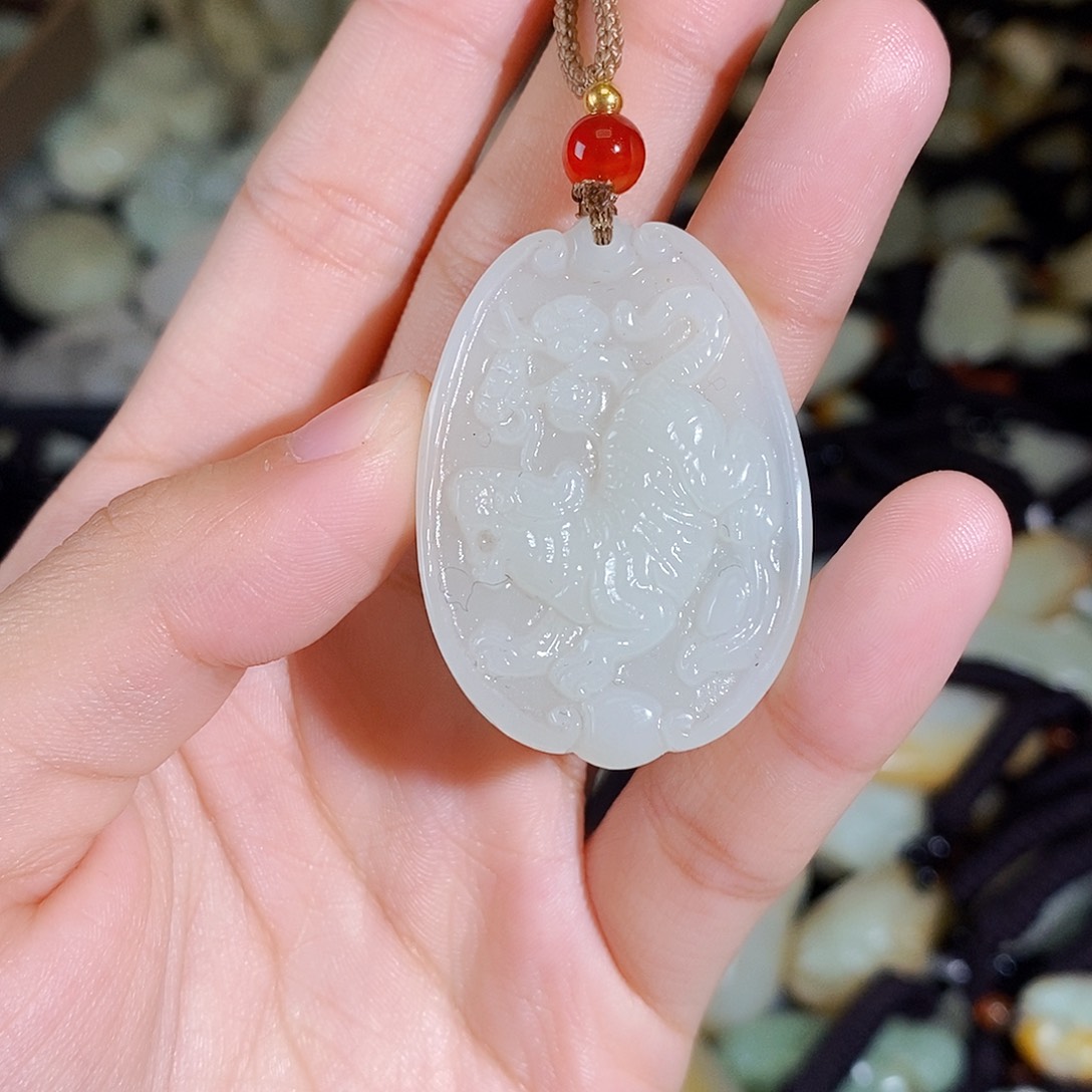 和田玉未镶嵌颈饰