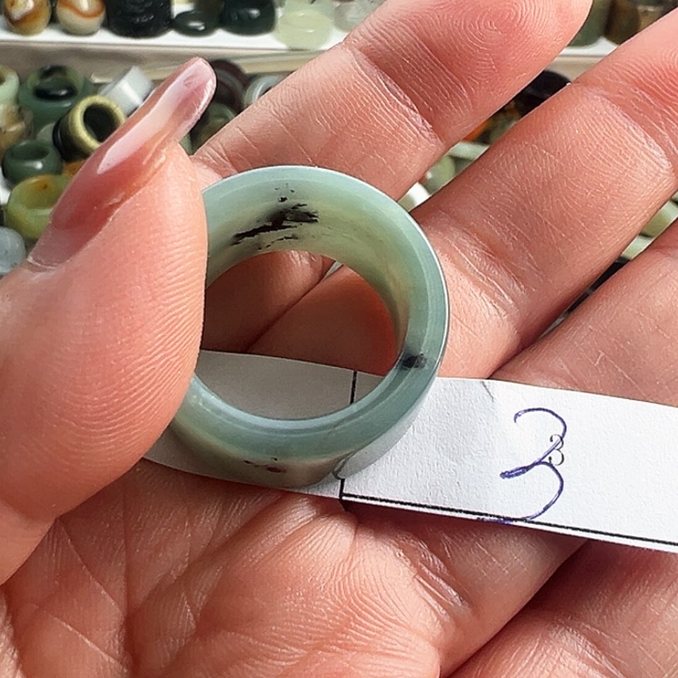 【闪购商品】未镶嵌蛇纹石玉戒指?****荡