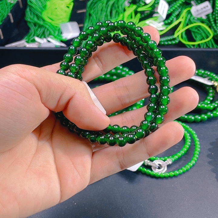 翡翠未镶嵌颈饰88888887