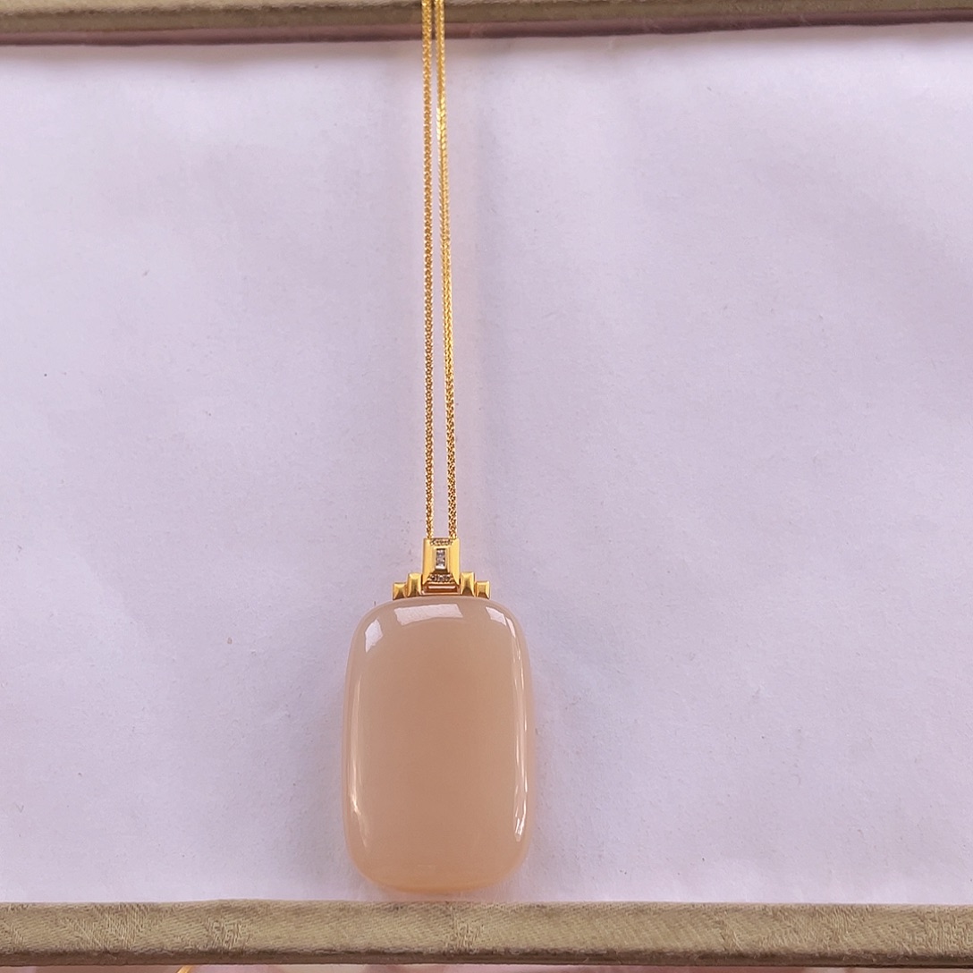 和田玉吊坠(不含链)18K金镶嵌