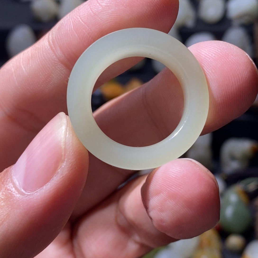 N***o和田玉未镶嵌颈饰