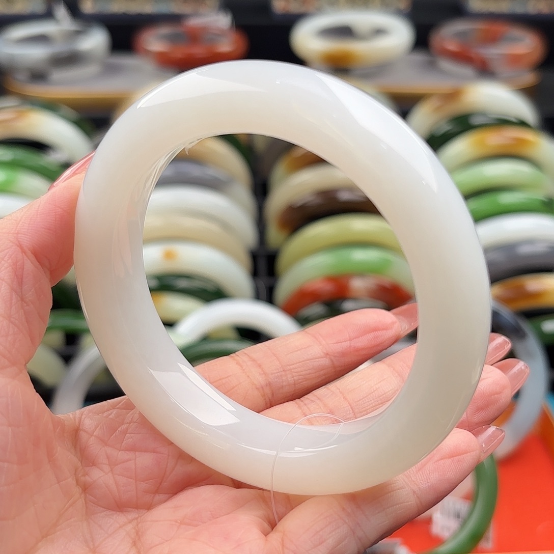 和田玉未镶嵌手镯大圈羊脂白玉60.6