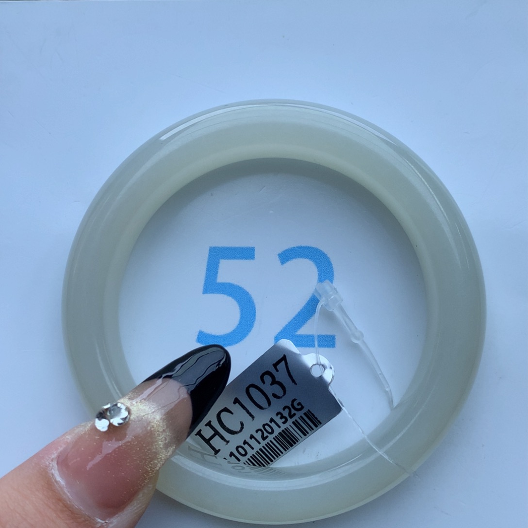 和田玉手镯未镶嵌大**李