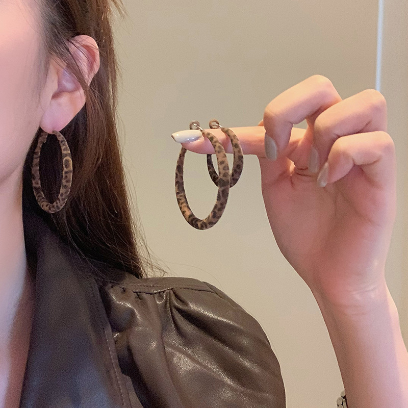 铜合金耳饰 925银针复古豹纹港风圆圈耳环女2026新款爆款时髦耳钉
