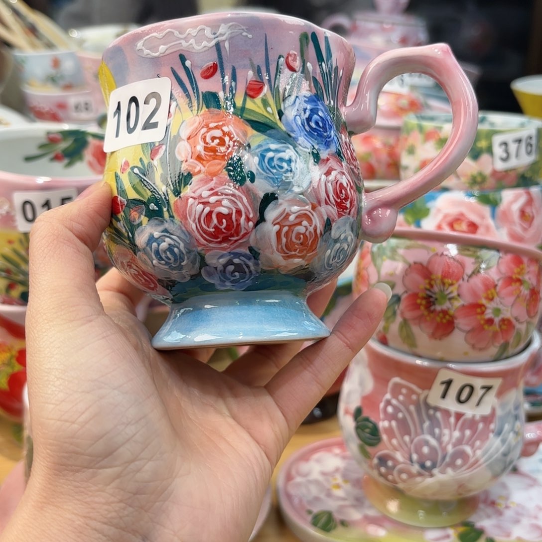 瓷片兔兔哈哈哈的样子