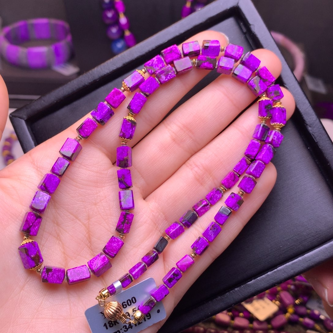 苏纪石（舒俱来）18K金镶嵌丝绒项链