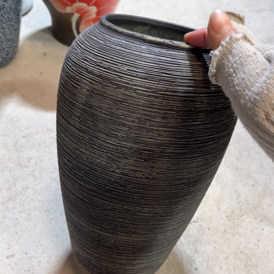 罐默认微瑕，有孔编号13-243