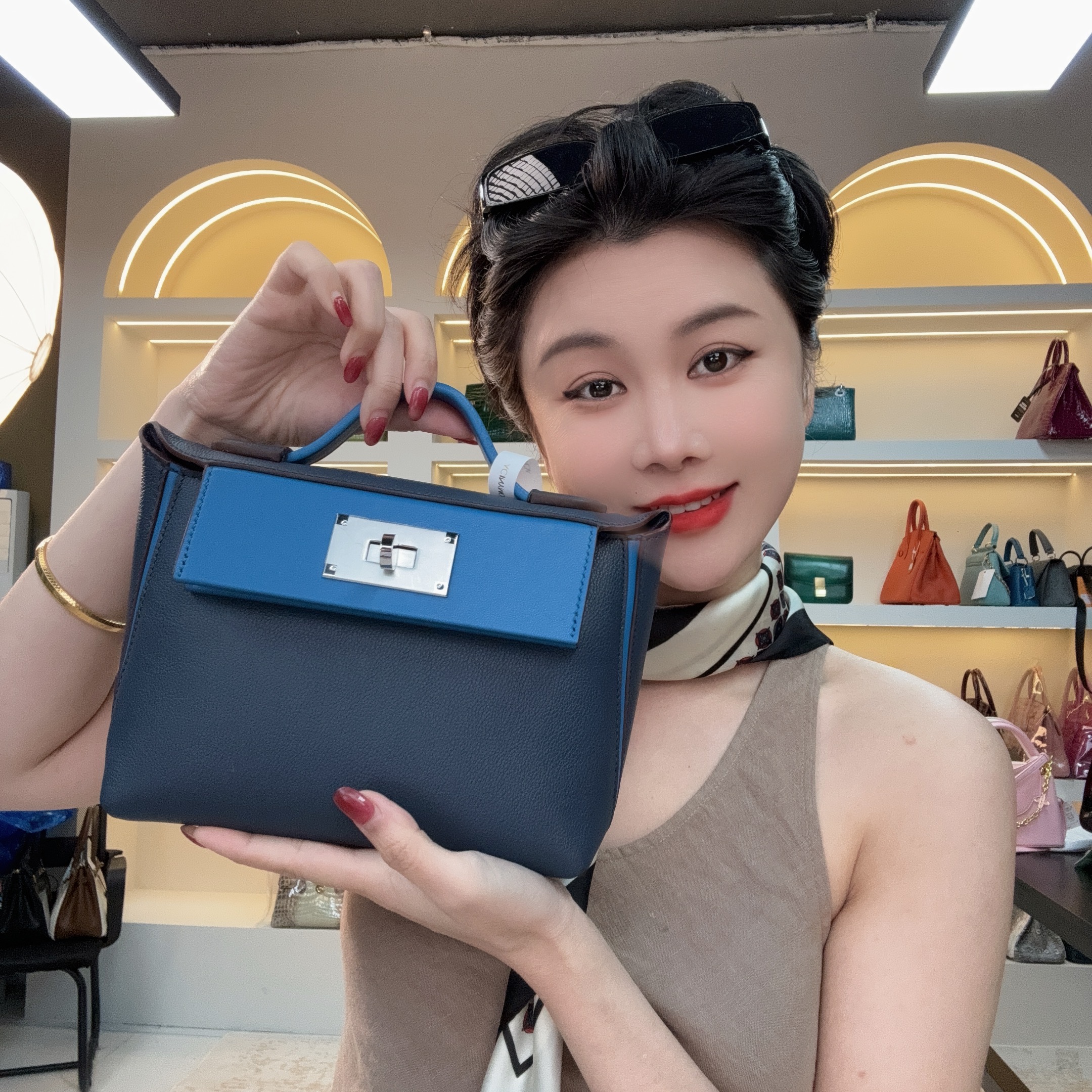 【尺寸：21*10*16】SISI原创设计高定真皮斜挎手提包2424银扣-午夜蓝