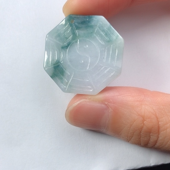 翡翠未镶嵌颈饰缅甸A货，每天下午1点半开播