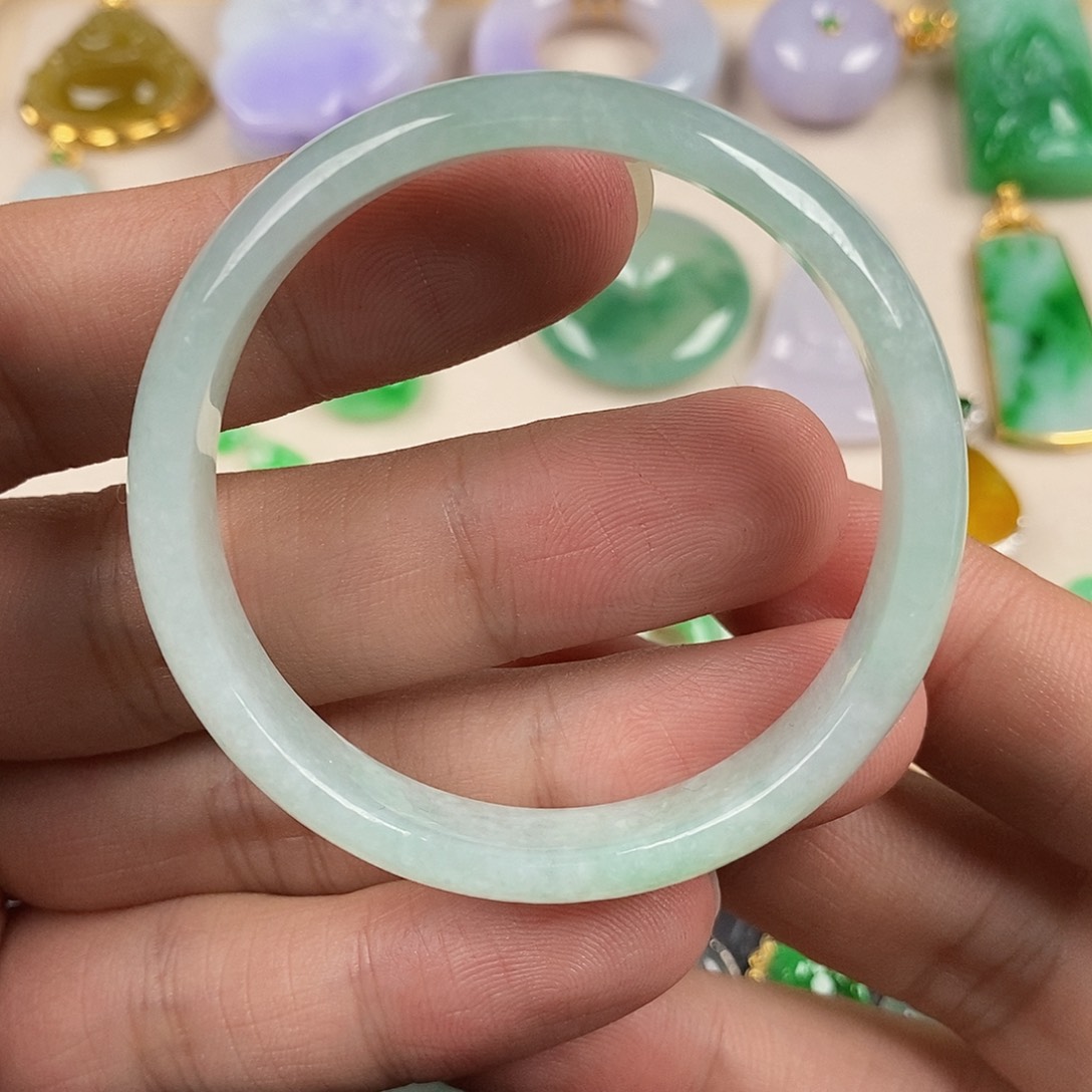 翡翠未镶嵌手镯翡翠