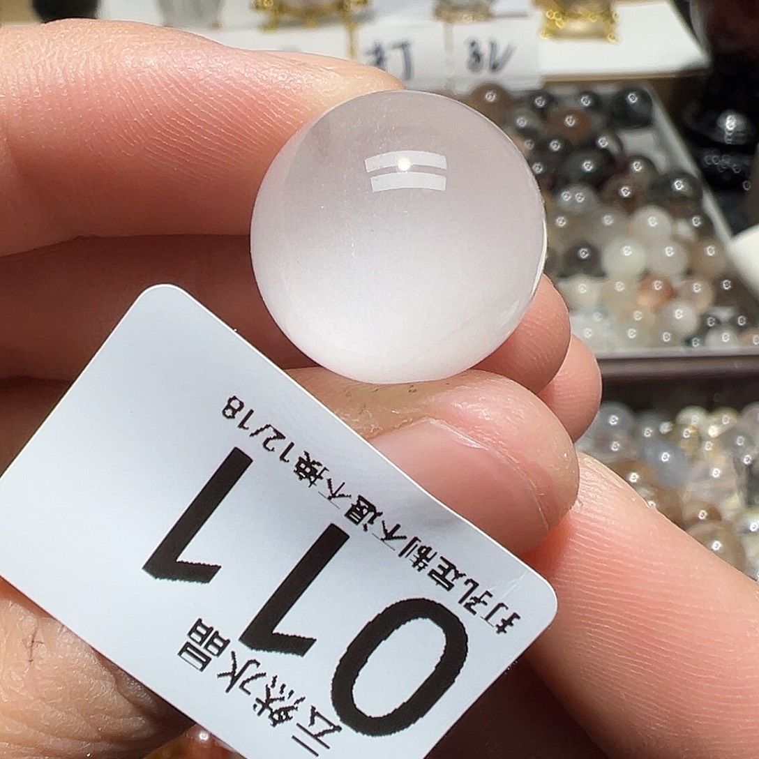 咬****水晶未镶嵌珠宝半成品