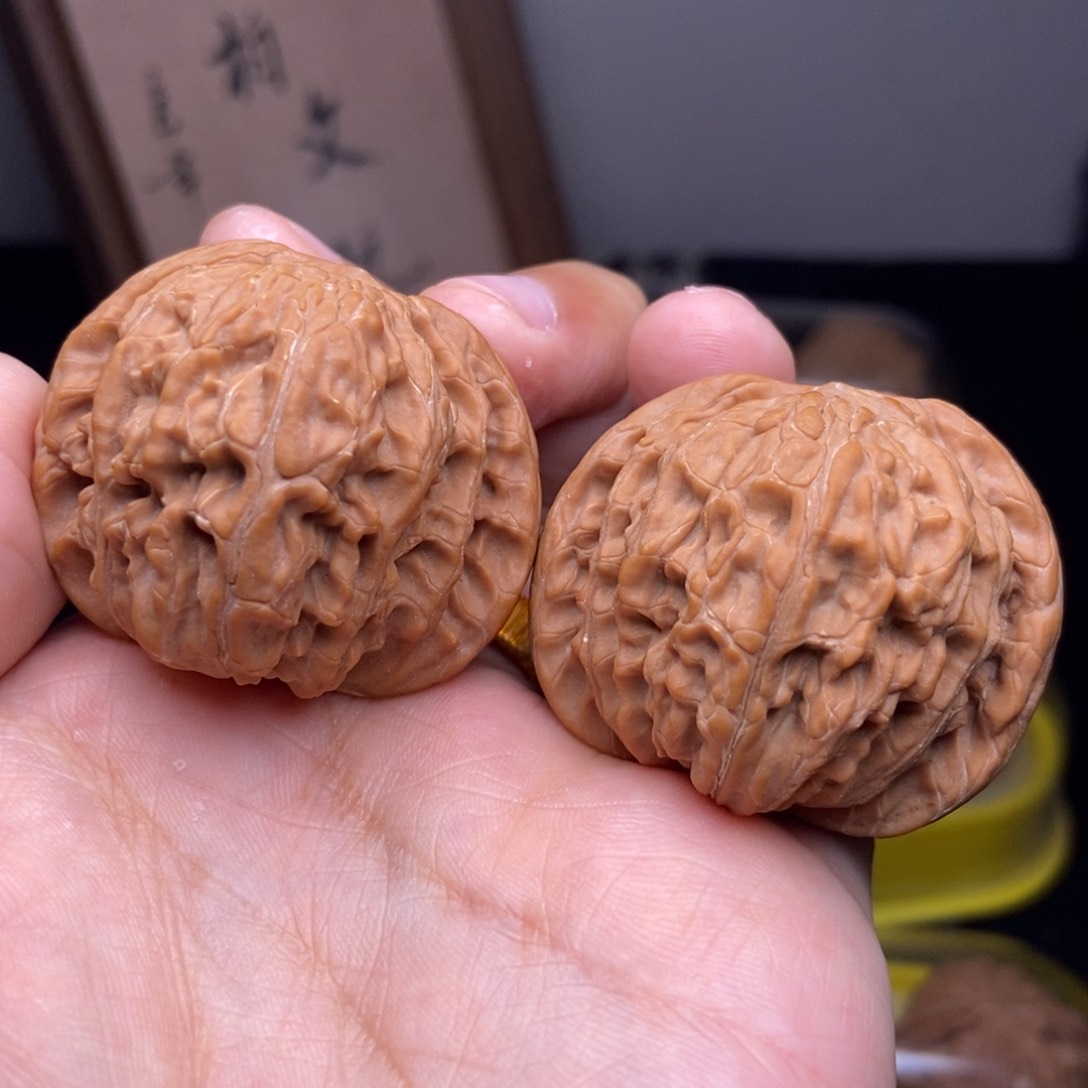 文玩核桃吊坠全品42尺磨盘红皮山地一尺一克