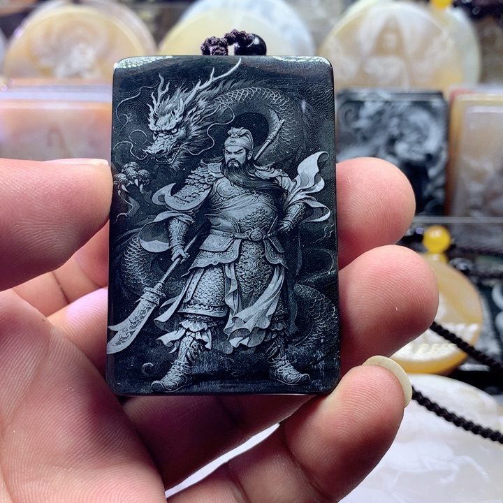 未镶嵌和田玉（青玉）车挂懂****R