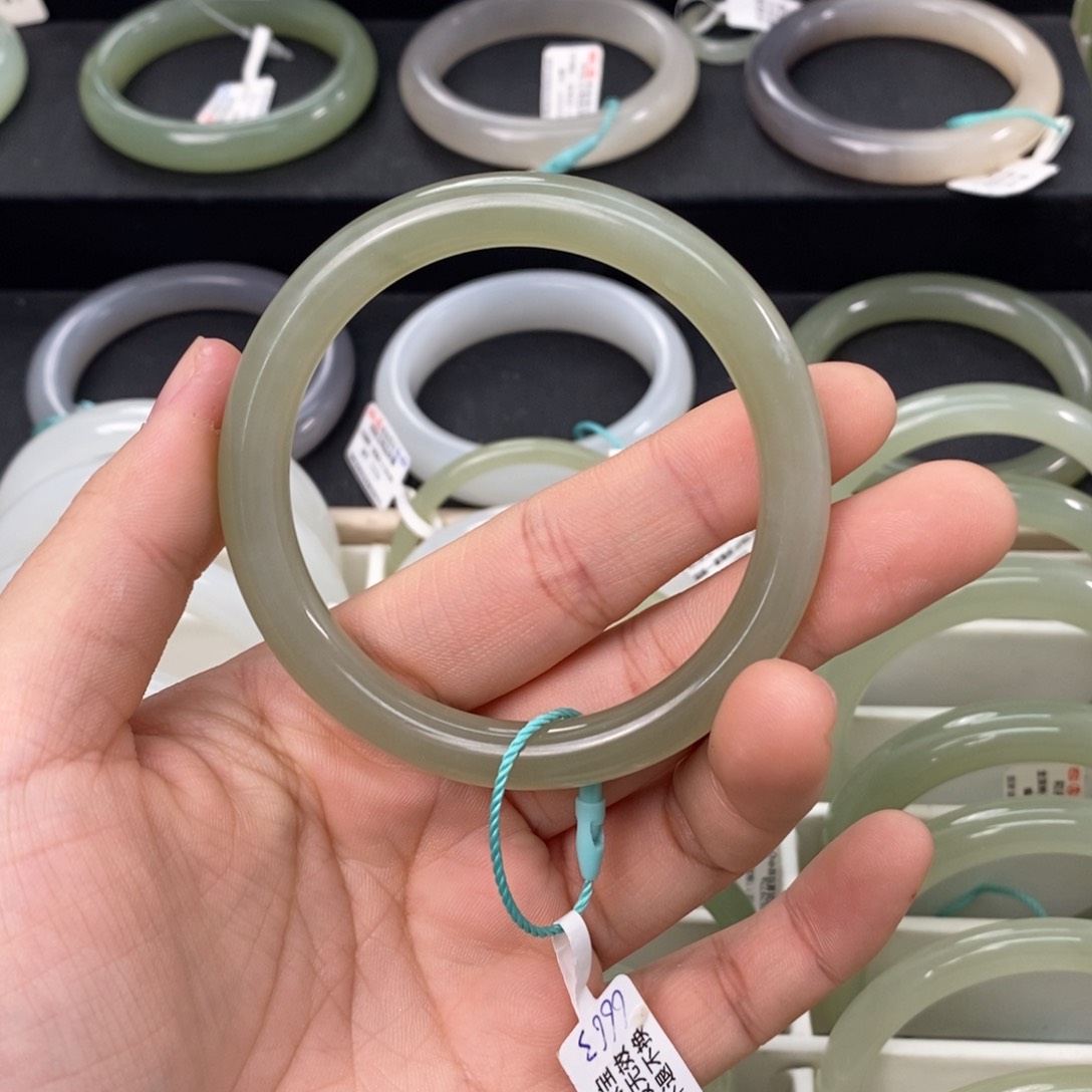 和田玉手镯未镶嵌56,57