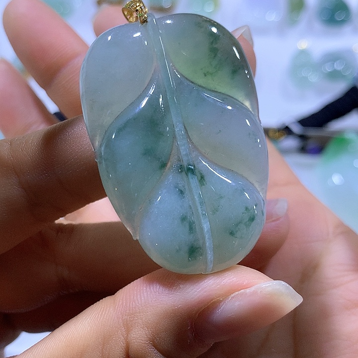 翡翠颈饰18K金镶嵌天然翡翠A货吊坠