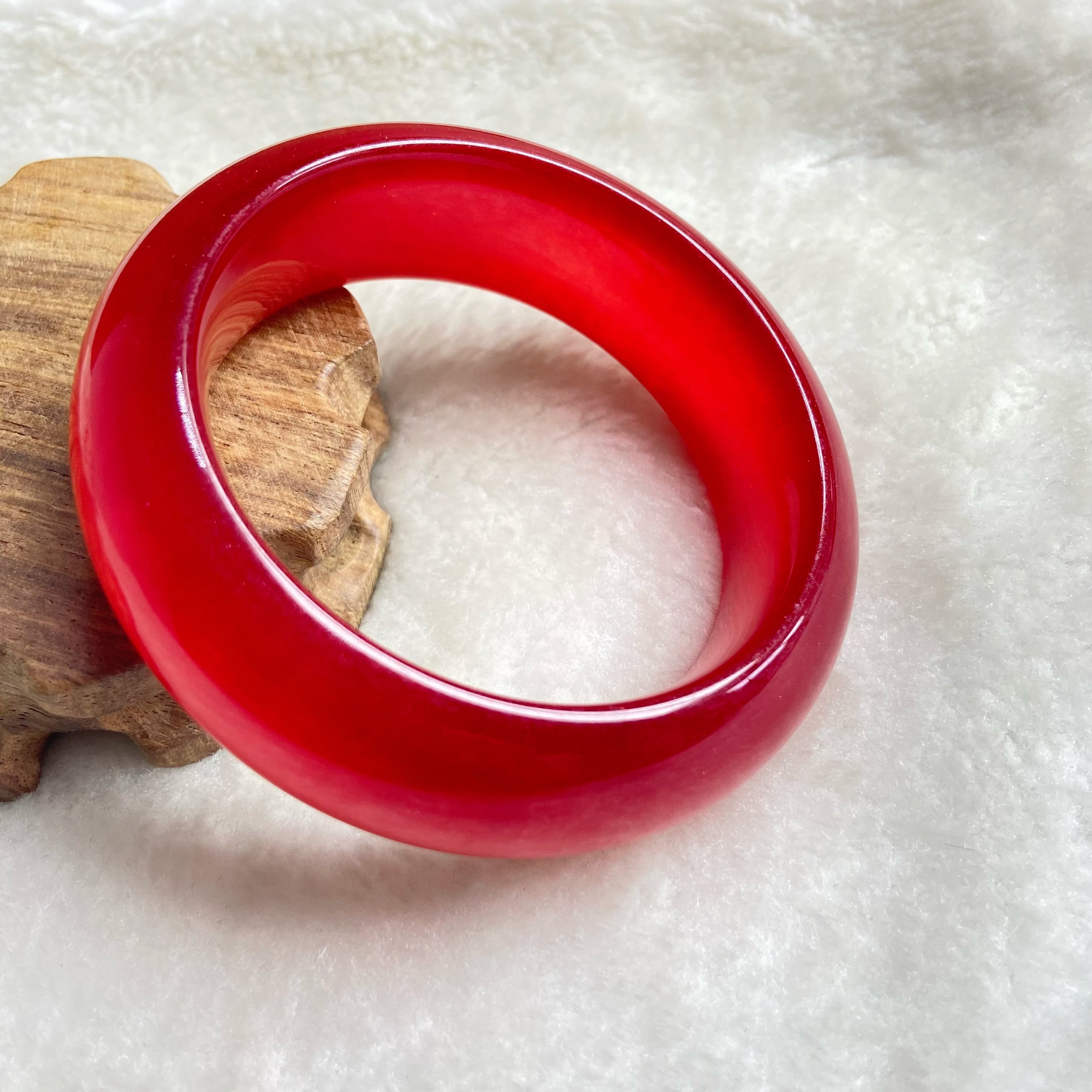 Y 典藏品 红宽版轮胎手镯美观大气美轮美奂尽显魅力