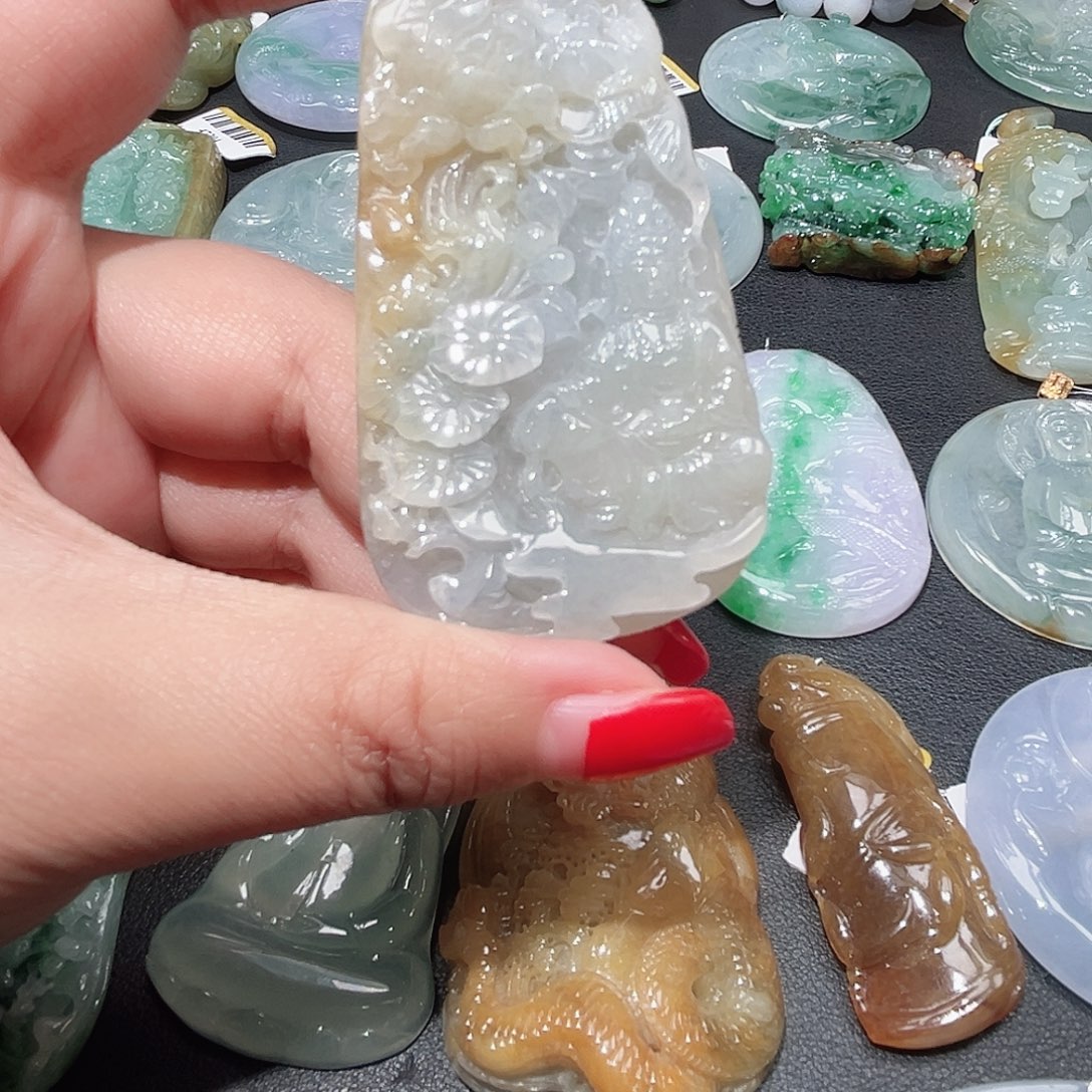 翡翠未镶嵌颈饰吊坠