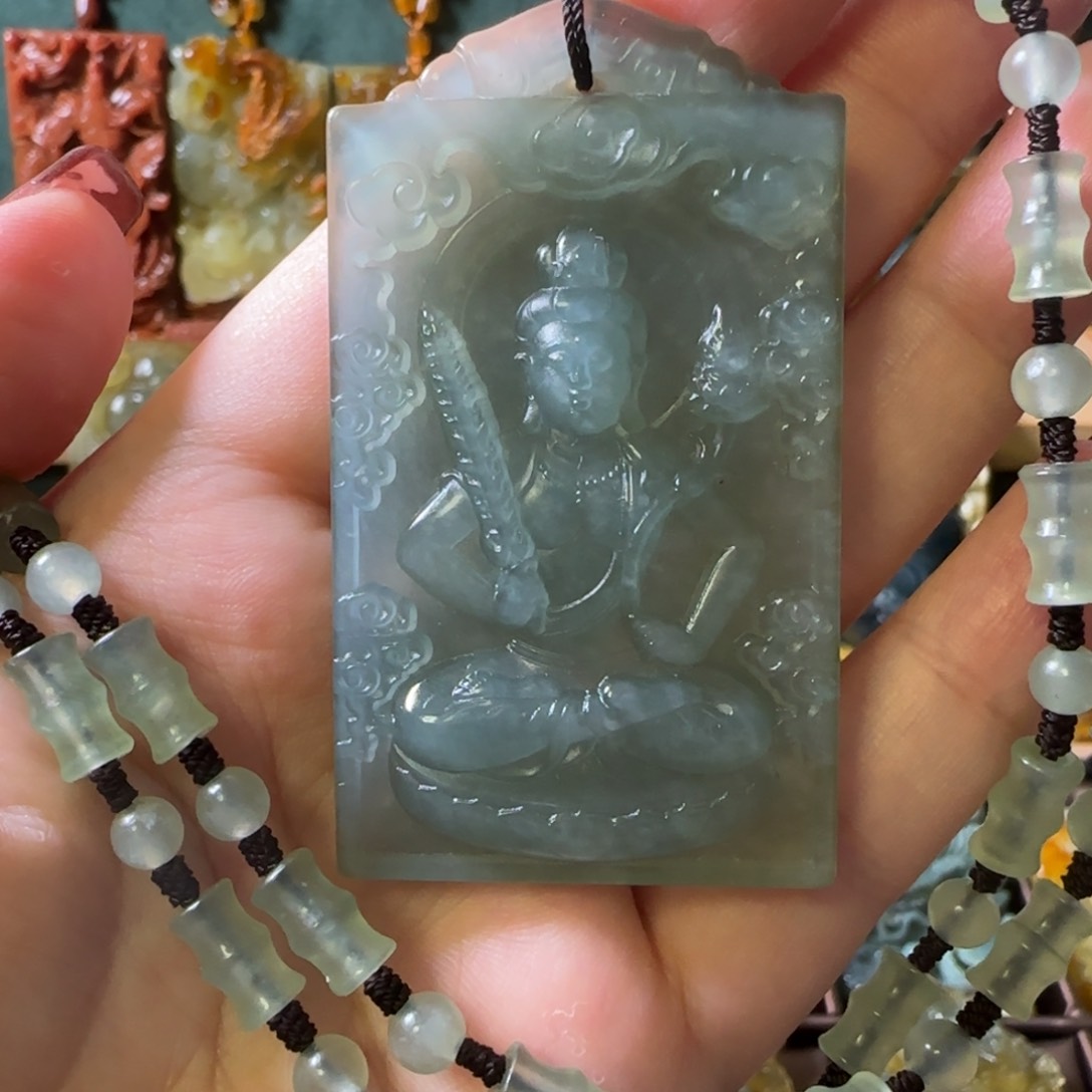 蛇纹石玉颈饰合金