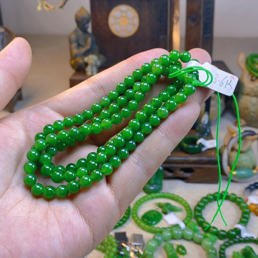 和田玉颈饰未镶嵌民*