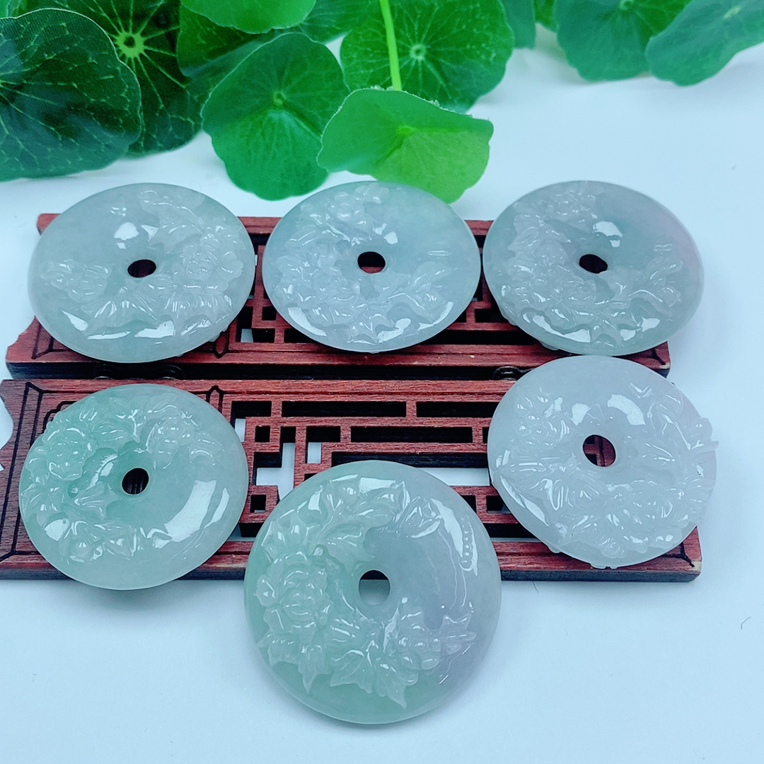 天然Ａ货翡翠无镶嵌雕花平安扣