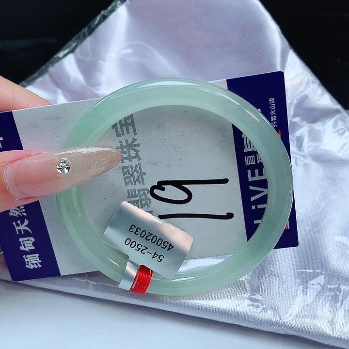 翡翠手镯未镶嵌缅甸天然a货翡翠手镯