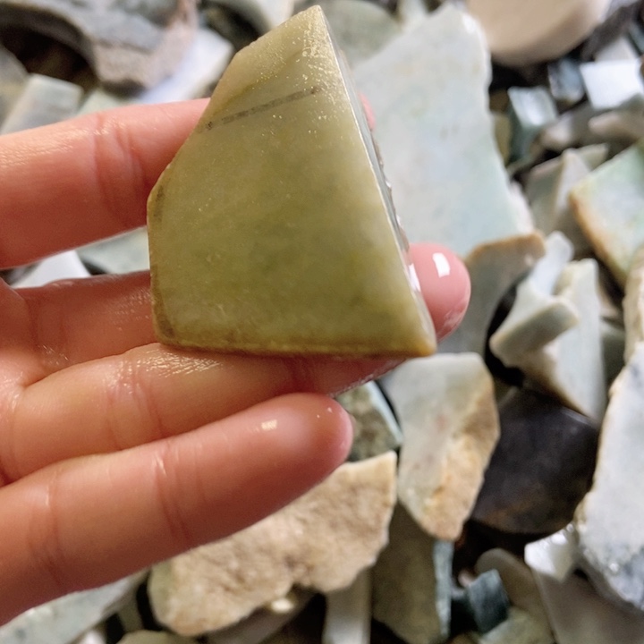 翡翠颈饰未镶嵌天然翡翠