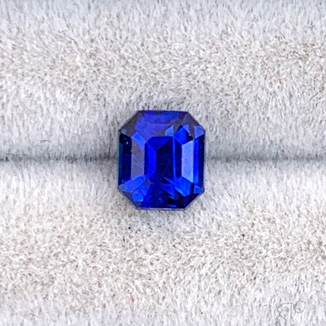 天然斯里兰卡蓝宝石0.61克拉色标皇家蓝祖切方形全净蓝宝石耳钉