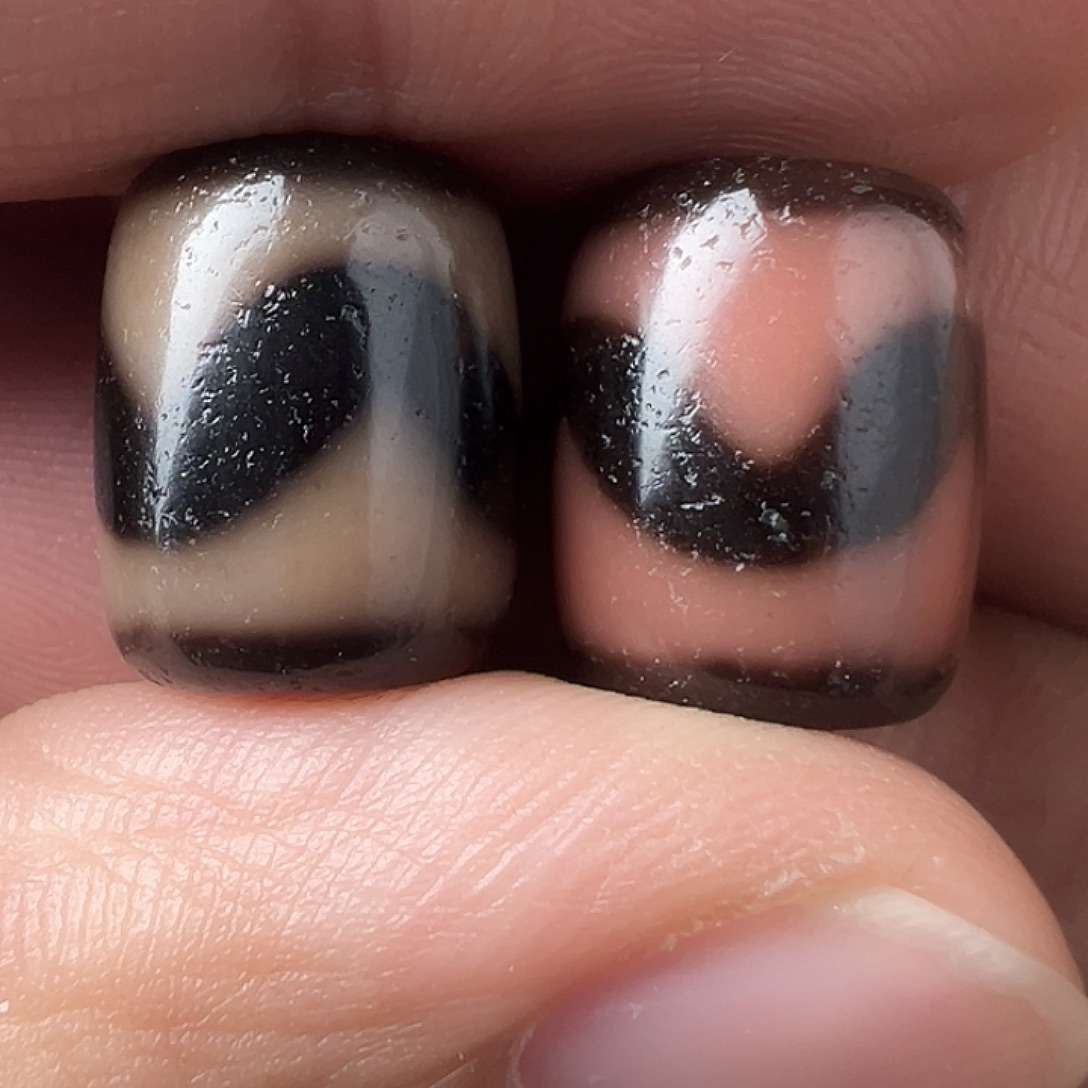 ▲***▲玛瑙/玉髓未镶嵌颈饰虎牙小天珠一对