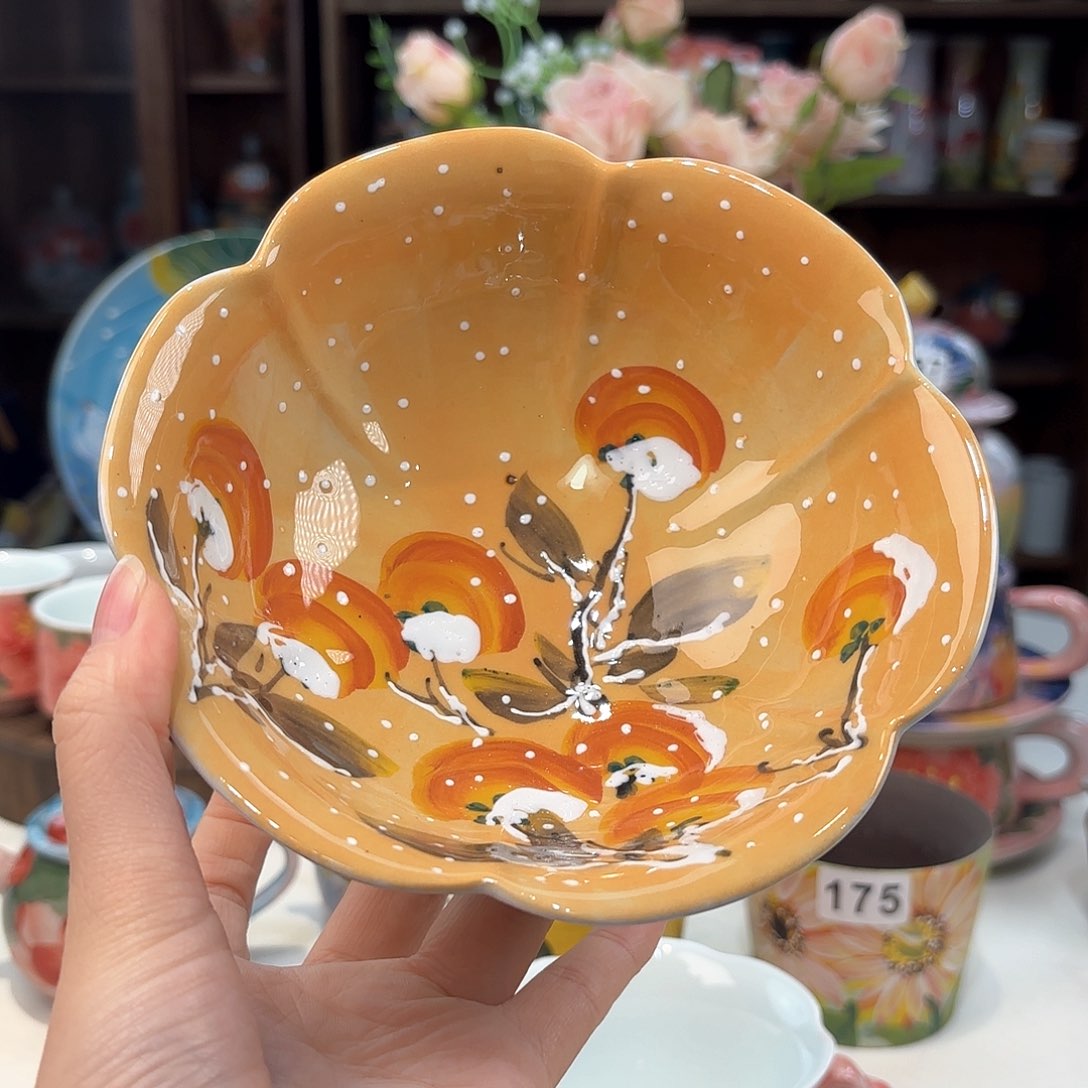 瓷片兔兔的小可爱太好看